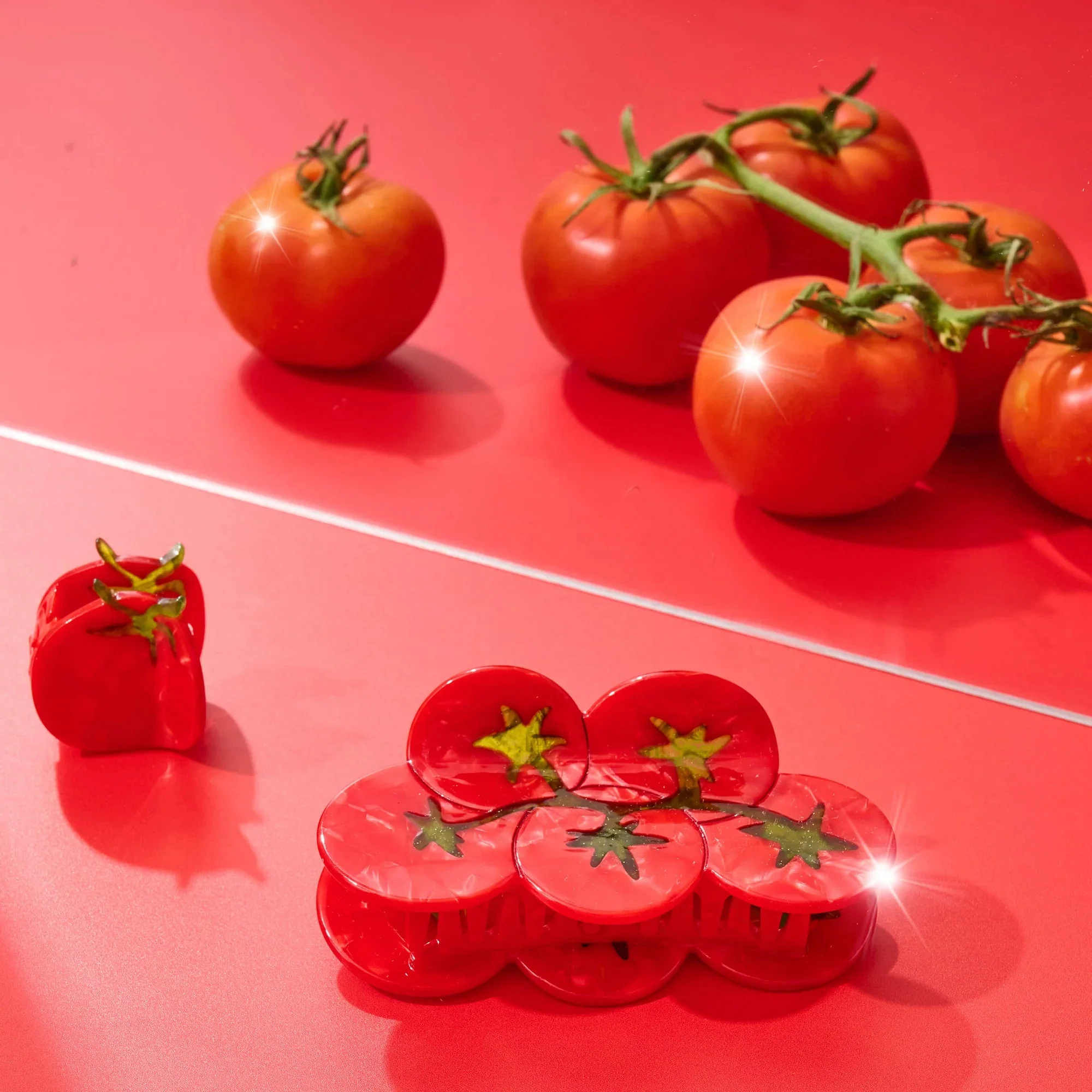 Large Tomatoes On The Vine Hair Claw - Image 3